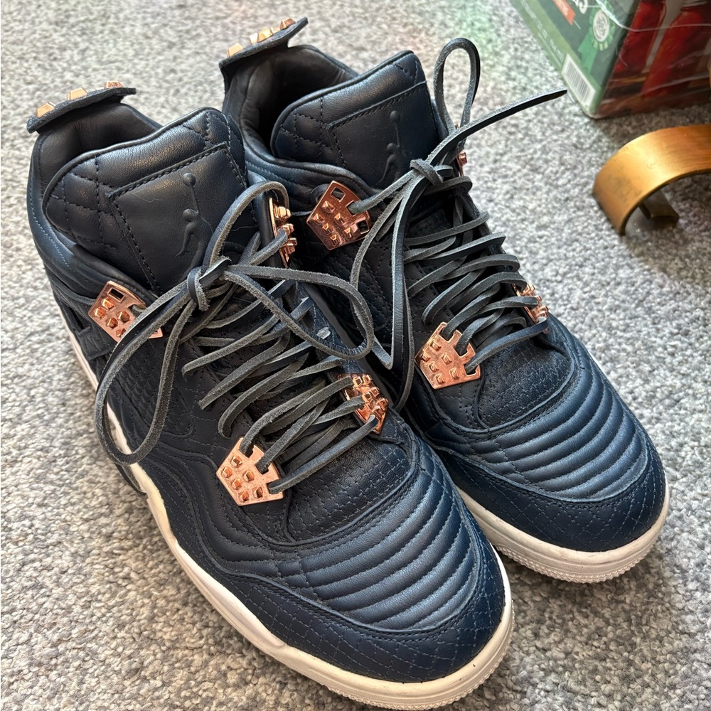 Jordan 4 Retro - Obsidian
